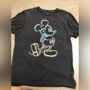 Disney men’s medium Mickey Mouse t-shirt